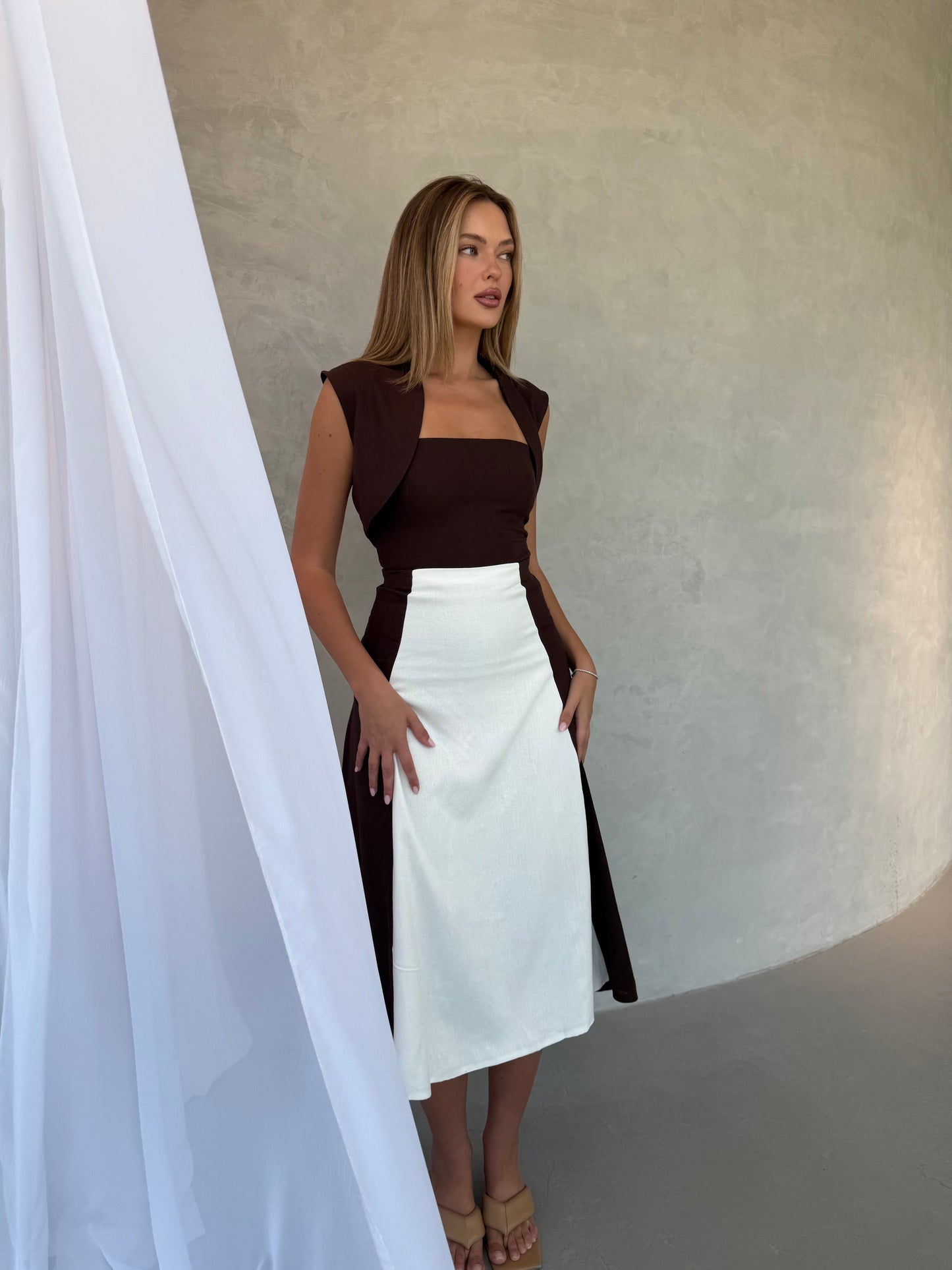Linen Set In Brown 3 Pieces Set