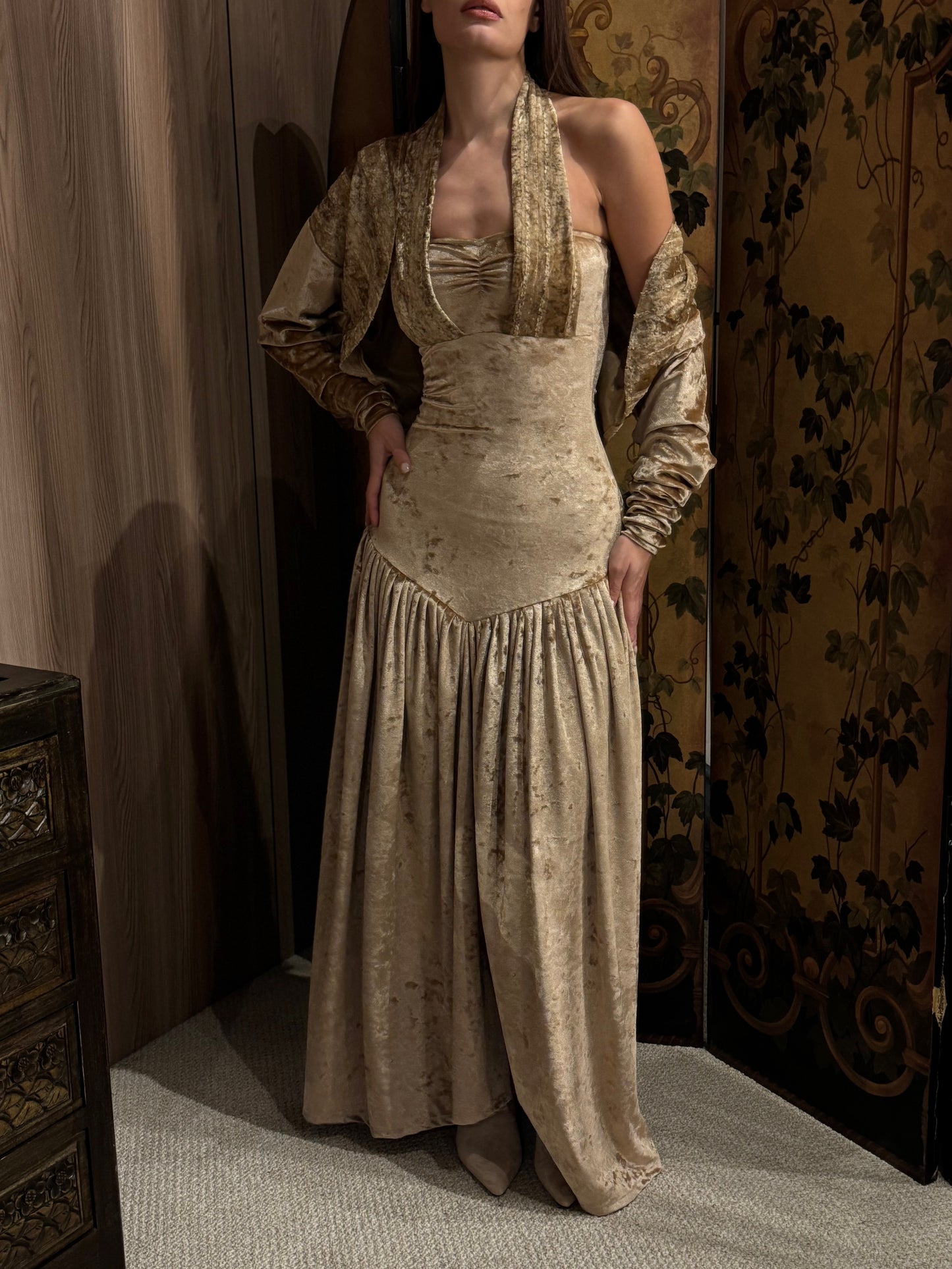 Elara lace
