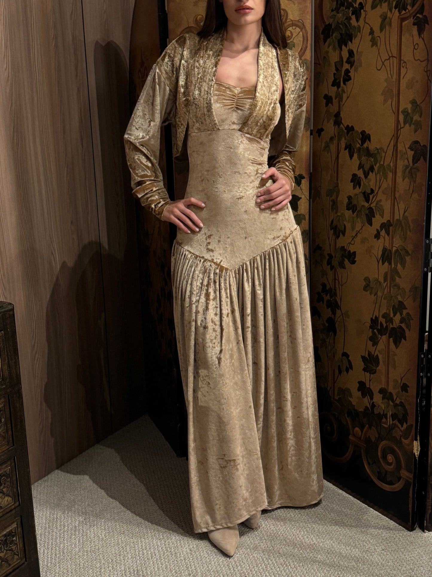 Elara lace